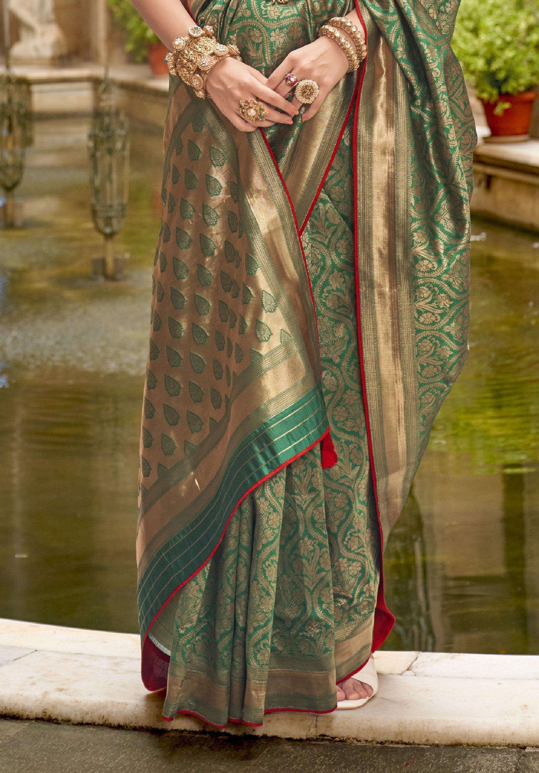 Indian Festive Wear Banarasi Silk Saree With Blouse