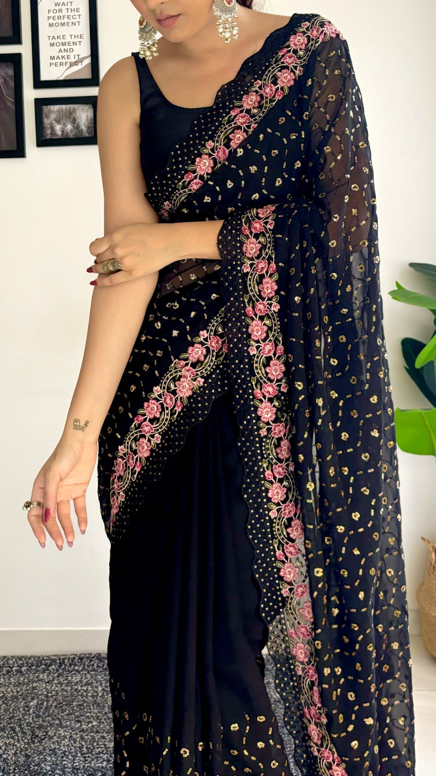 Black Lover Shaded Faux Georgette with a fancy Arco border Saree For Women